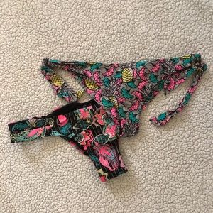 Set of 2 Bikini Bottoms